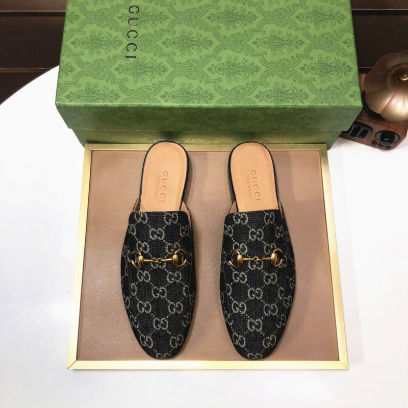 G*u*i slippers